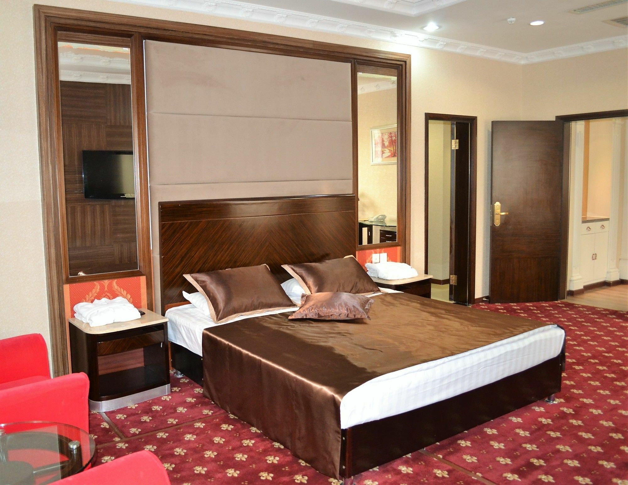 Renion Hills Hotel Almaty Eksteriør bilde