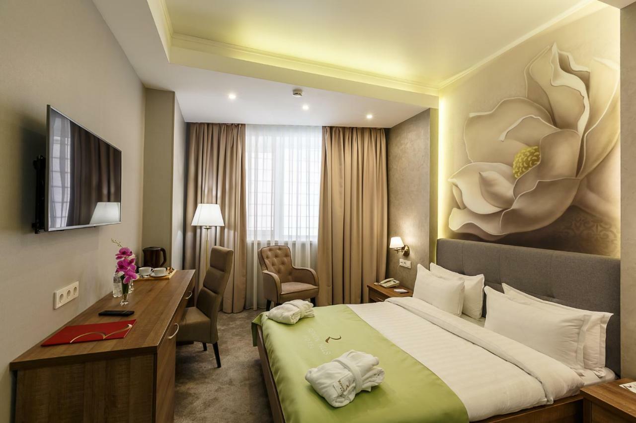 Renion Hills Hotel Almaty Eksteriør bilde