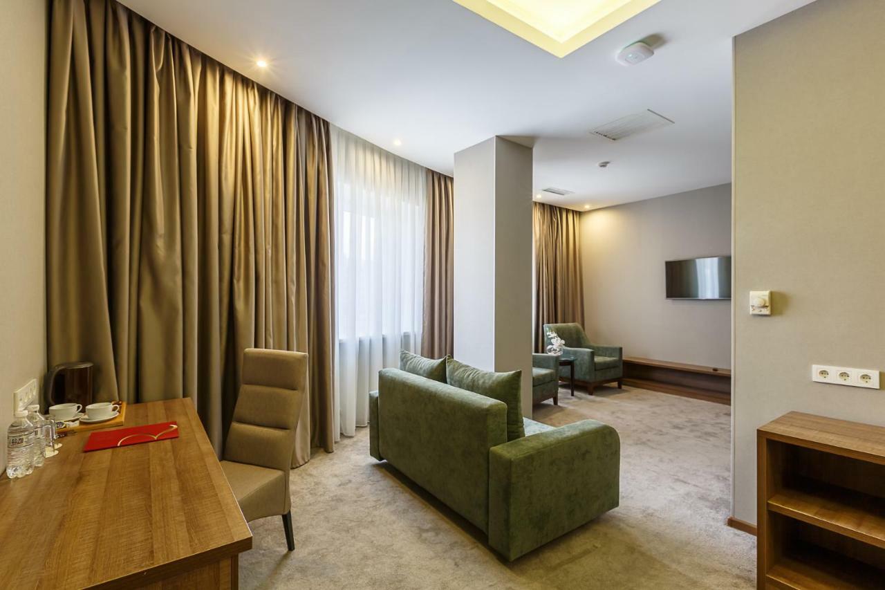 Renion Hills Hotel Almaty Eksteriør bilde