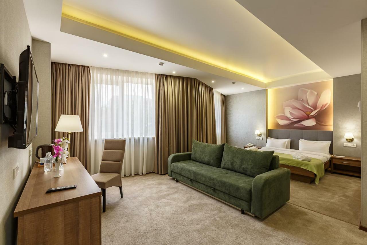 Renion Hills Hotel Almaty Eksteriør bilde